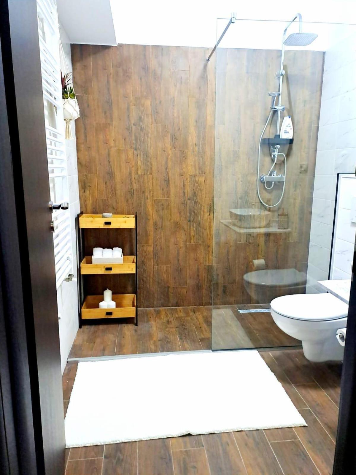 Mountain Breeze Luxury Apartment Ac & Parcare Privata Brasov Bagian luar foto