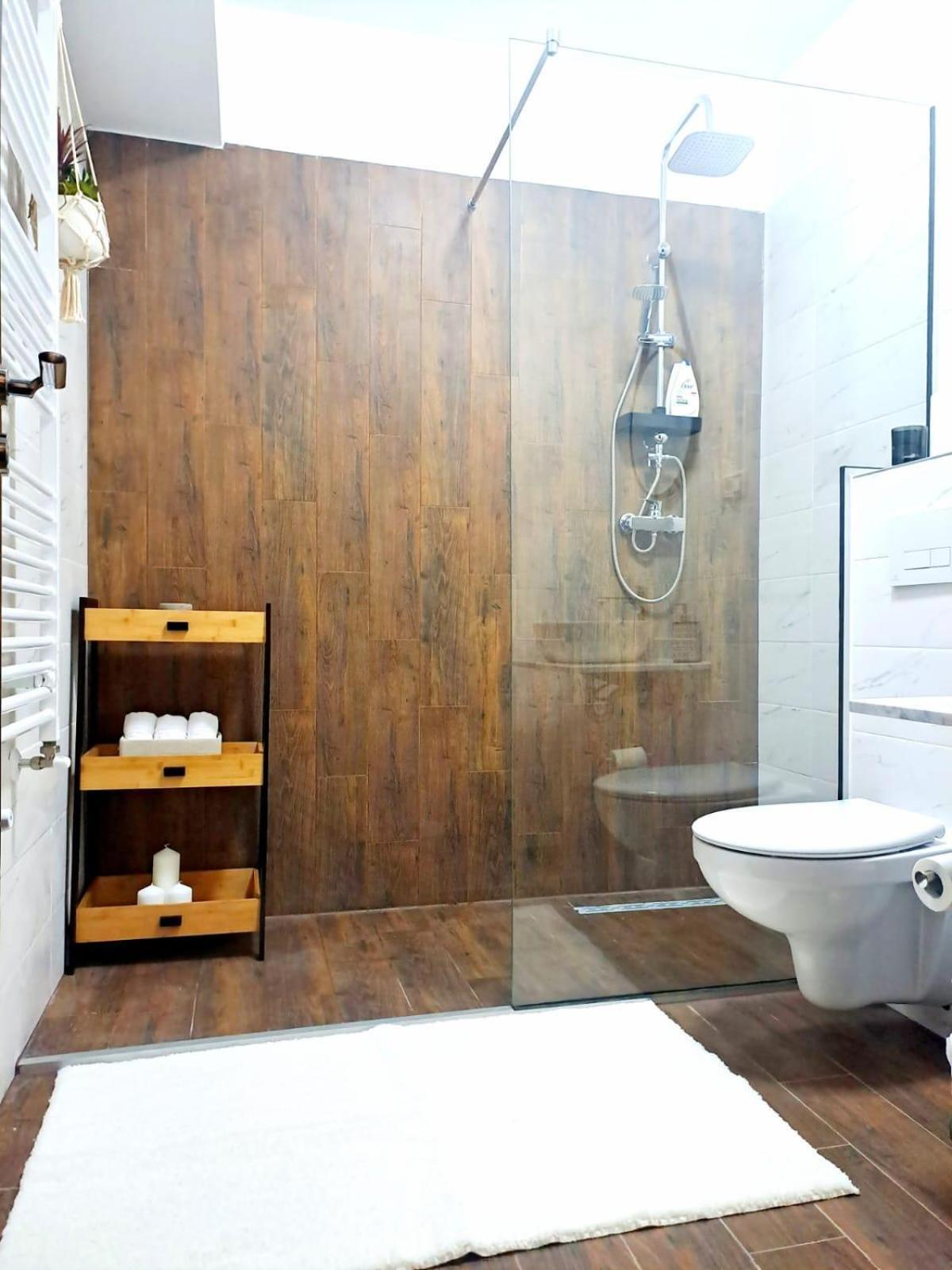 Mountain Breeze Luxury Apartment Ac & Parcare Privata Brasov Bagian luar foto